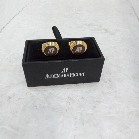 Cufflinks - Picture 3 of 3